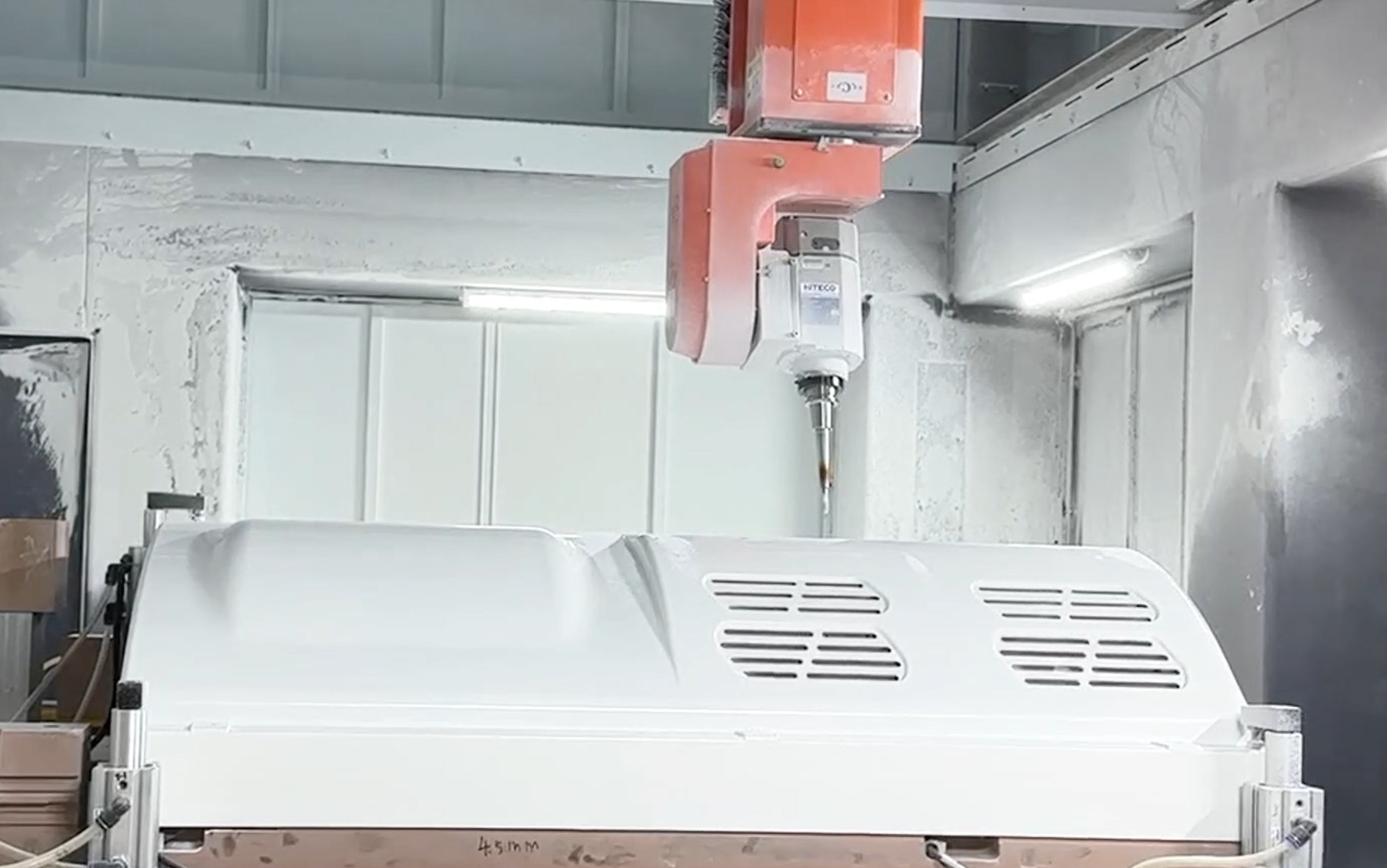 RBT 기계 절단 모양 6 축 CNC 밀링 라우터가있는 이중 워크 테이블 