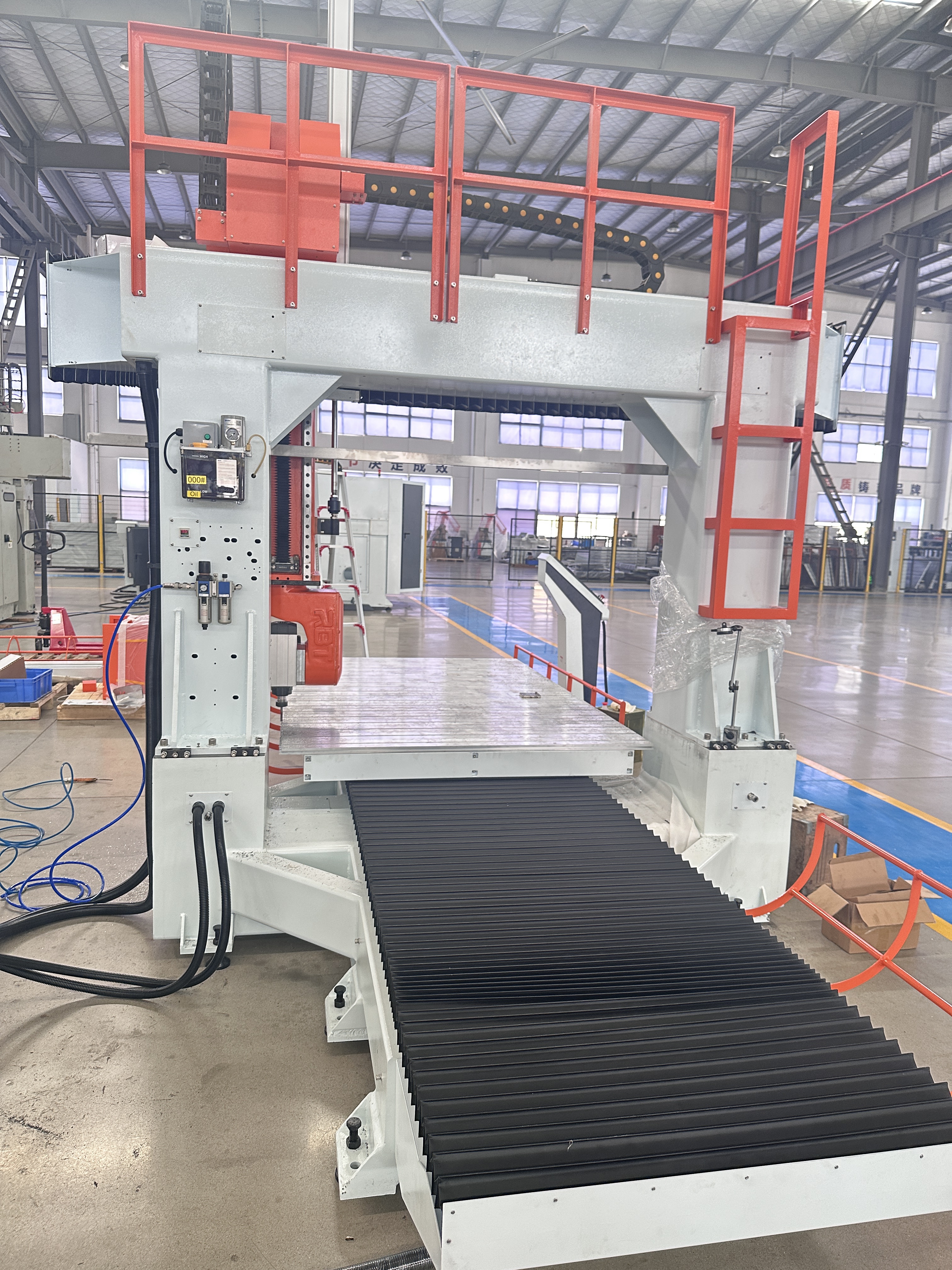 RBT Factory Machine 5 축 CNC 절단 라우터 복합재 재료 부품