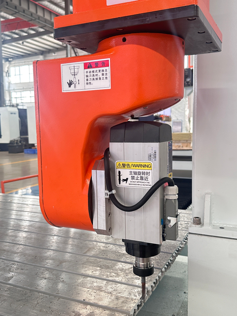 RBT 공장 펀칭 기계 5 축 CNC 절단 라우터 복합재 재료 부품