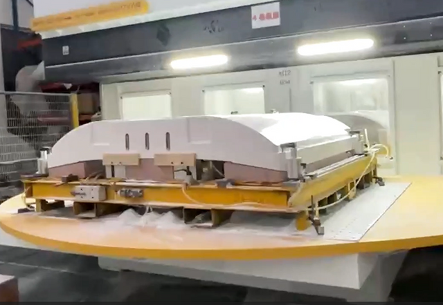 RBT 기계 절단 모양 6 축 CNC 밀링 라우터가있는 이중 워크 테이블 