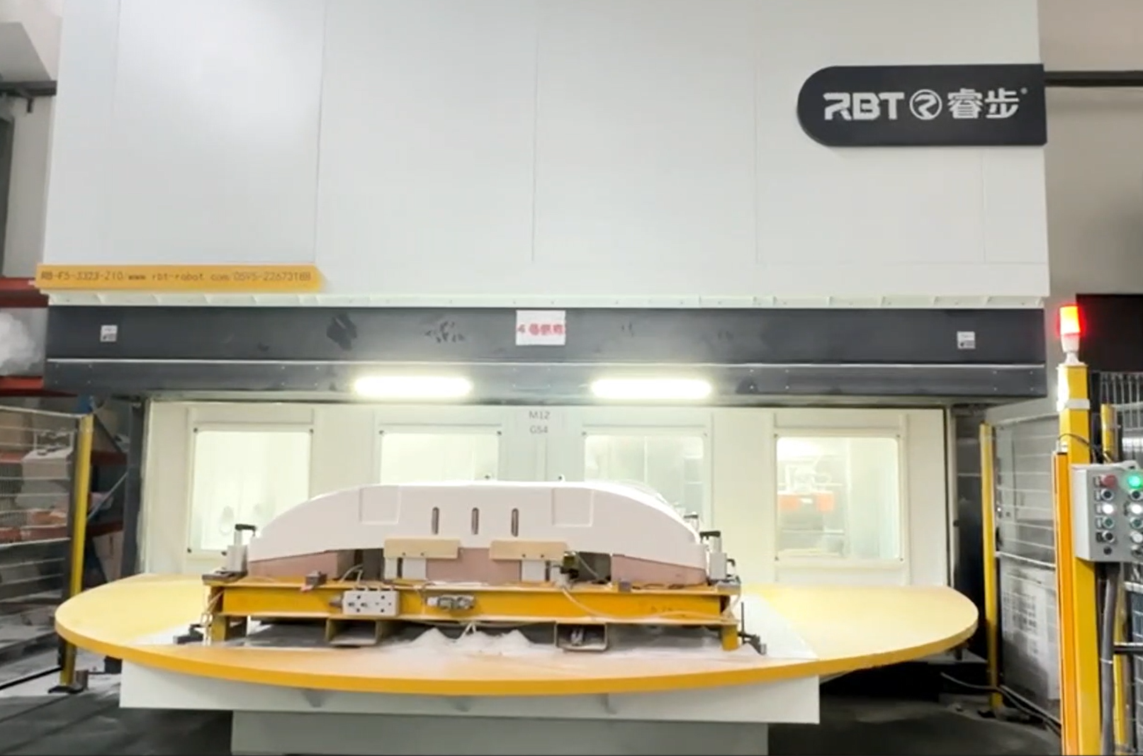 RBT 기계 절단 모양 6 축 CNC 밀링 라우터가있는 이중 워크 테이블 